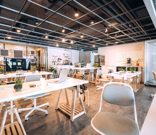 Kerja di Coworking Space? Ini Kelebihan & Kekurangannya