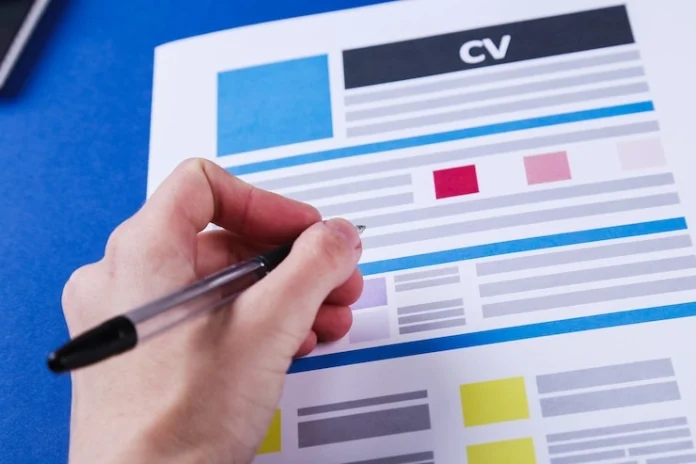 Perbedaan Resume dan CV Beserta Contohnya: Panduan Memilih Format Lamaran