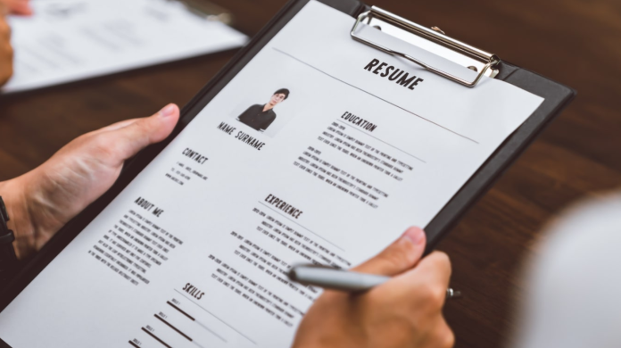 Perbedaan Resume dan CV Beserta Contohnya Untuk Fresh Graduate